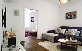 Ena'S City Apartment Urban Stay